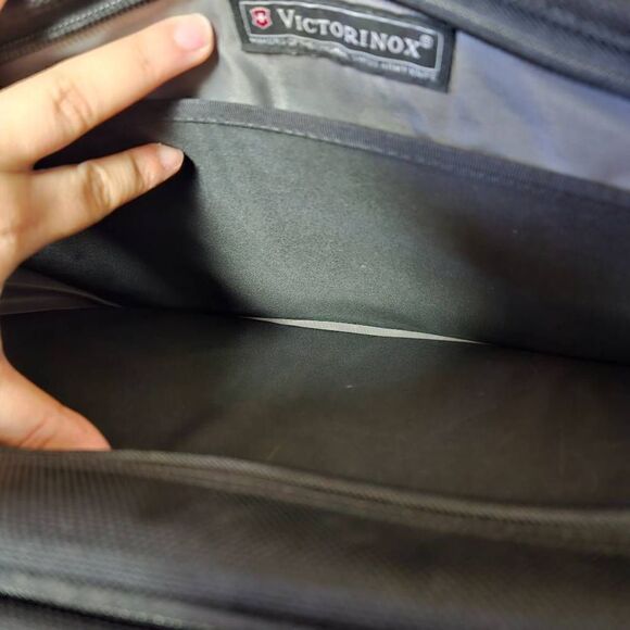 Victorinox Laptop Briefcase Bag - Picture 9 of 12